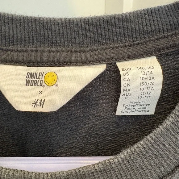 Cropped Sweatshirt - Picture 3 of 3